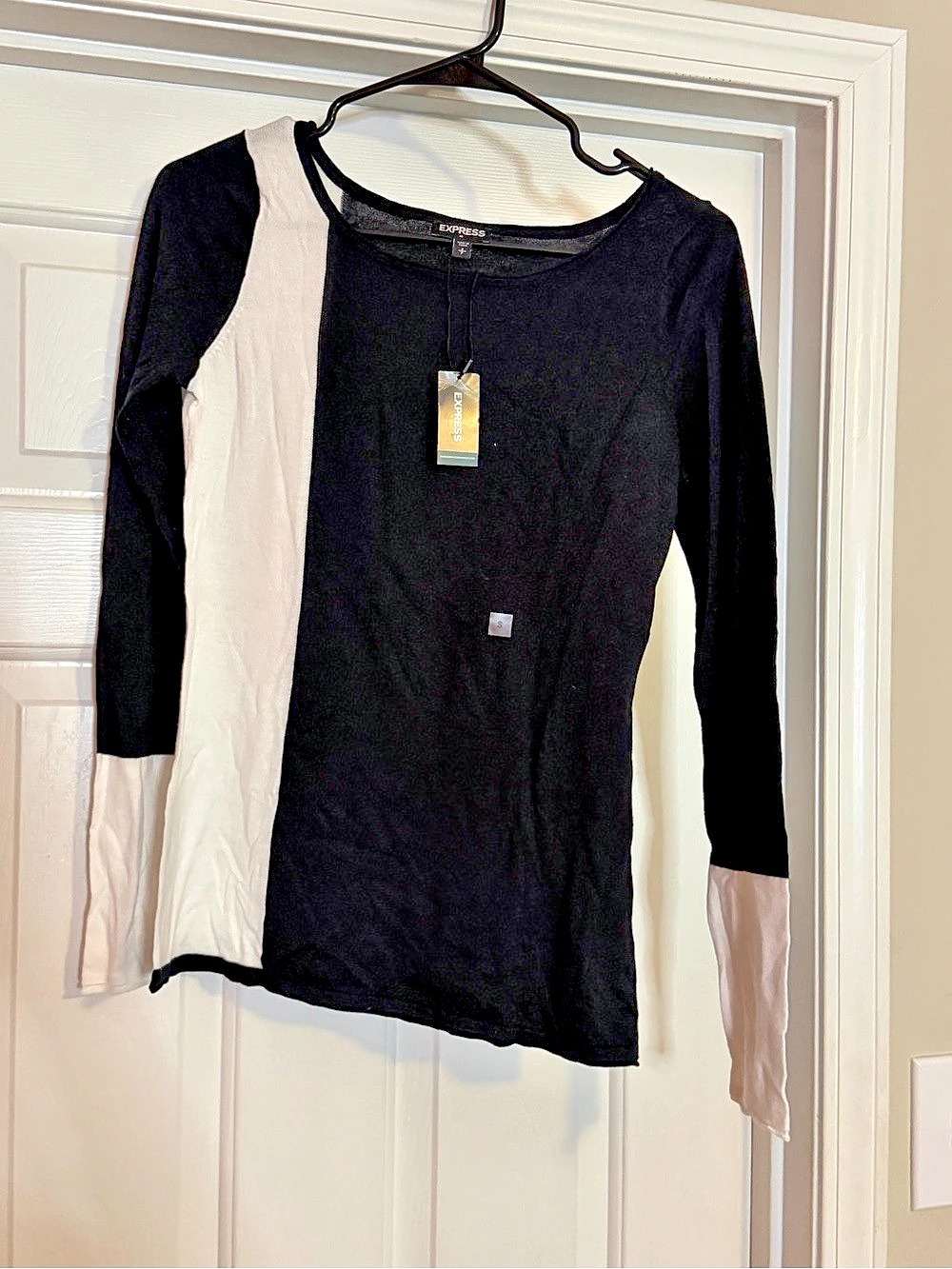 Express Color Block Long Sleeve Top in Black & White Size Small NWT